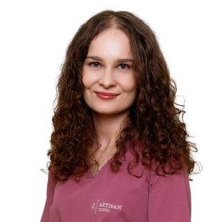Powiększ obraz: Natalia Winiarska, lekarz wykonujący zabiegi medycyny estetycznej Warszawa