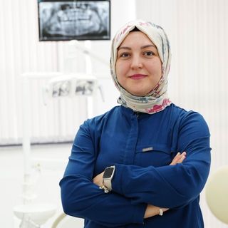 Müzeyyen Arslan, Diş Hekimi Tekirdağ