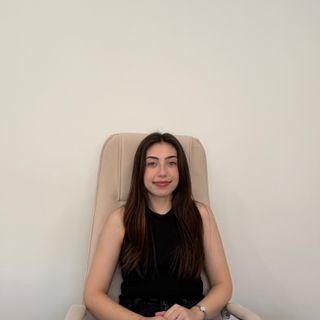 Yüksel Mihra Özçelik, Psikoloji İstanbul