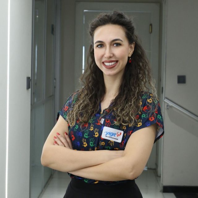 Hatice Kübra Uyanık, Endodonti Konya