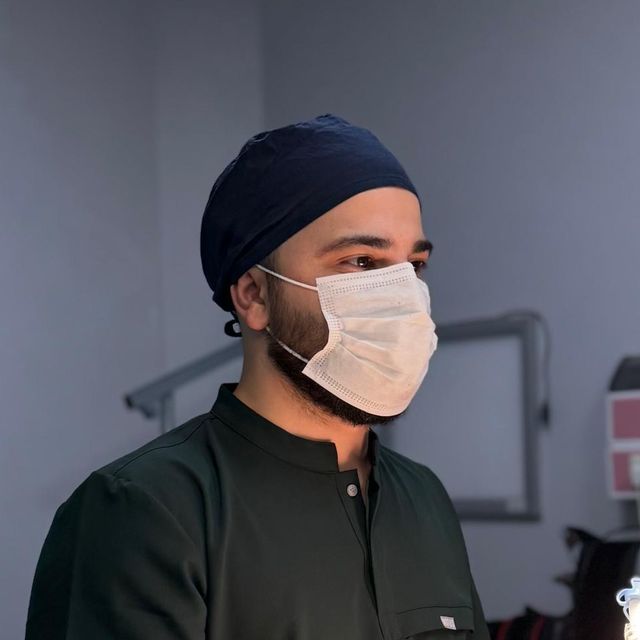 Çağlar Atasever, Diş Hekimi Aydın