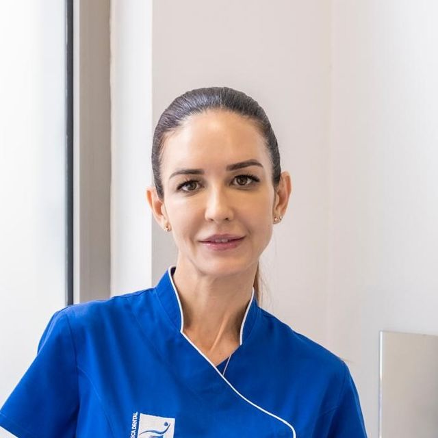 Mónica González Cachero, Dentista Avilés