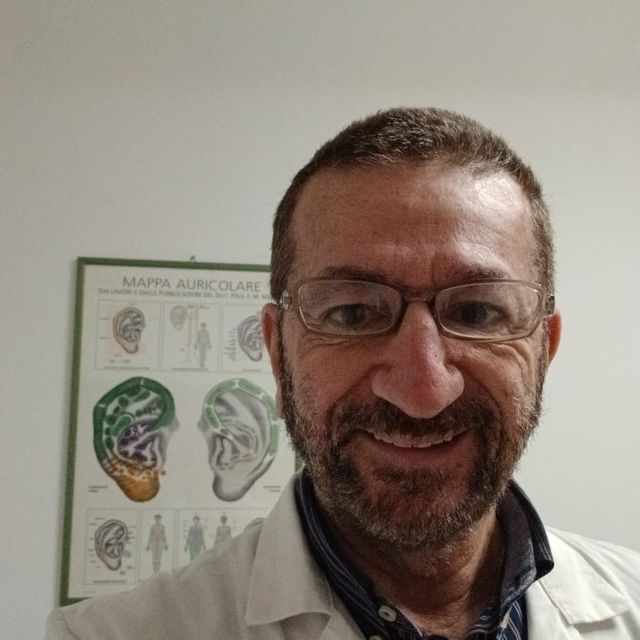 Ernesto Santoro, agopuntore Napoli