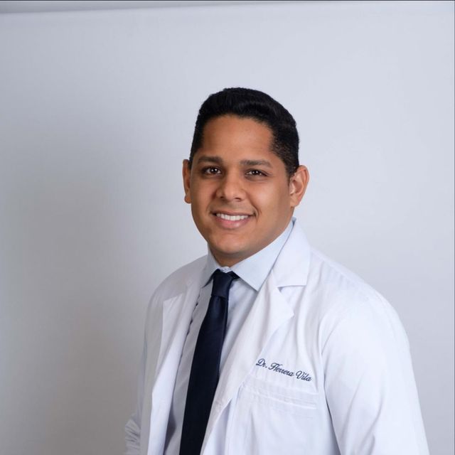 Luis Herrera Vila, Médico estético Marbella