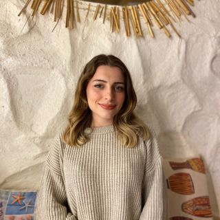 Resmi büyüt: İrem Avşar, Psikoloji Aydın