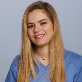 Acercar imagen: Erika Estefania Riera Mauro, Dentista Barcelona