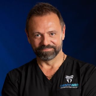 Ingrandire l'immagine: Massimiliano Favetti, dentista Roma