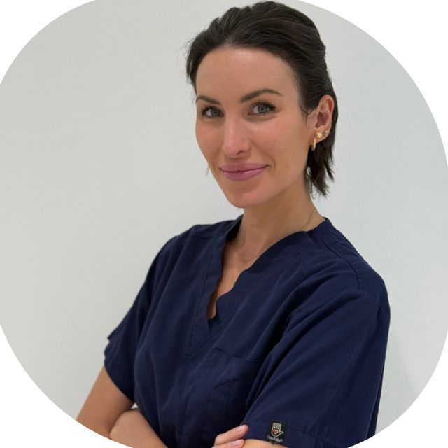 Celia Sánchez Gallego-Albertos, Cirujano oral y maxilofacial Madrid