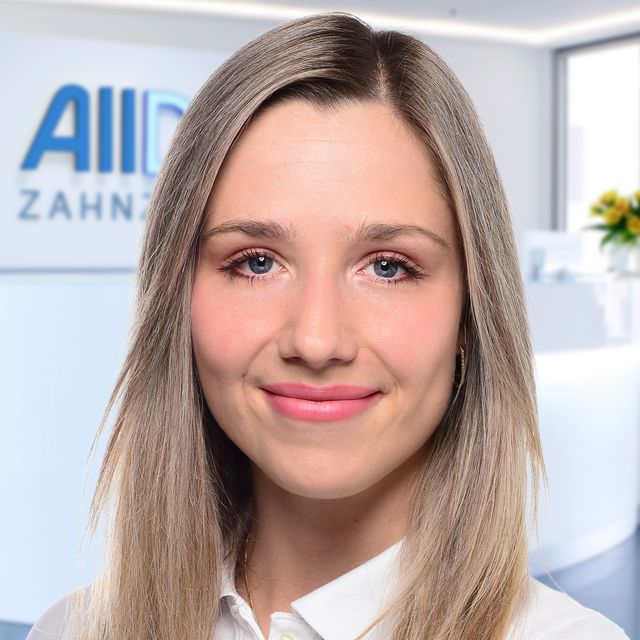 Carolin Harzdorf, Zahnarzt Dresden