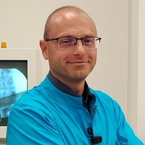 Mikołaj Dąbrowski, ortopeda Poznań