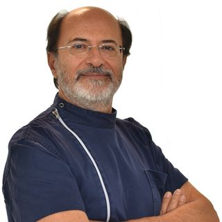 Ingrandire l'immagine: Elio Marinaro, dentista Bari