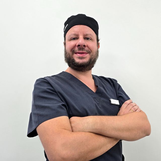 Jose Suárez-Llanos Chamochín, Dentista Alcorcón