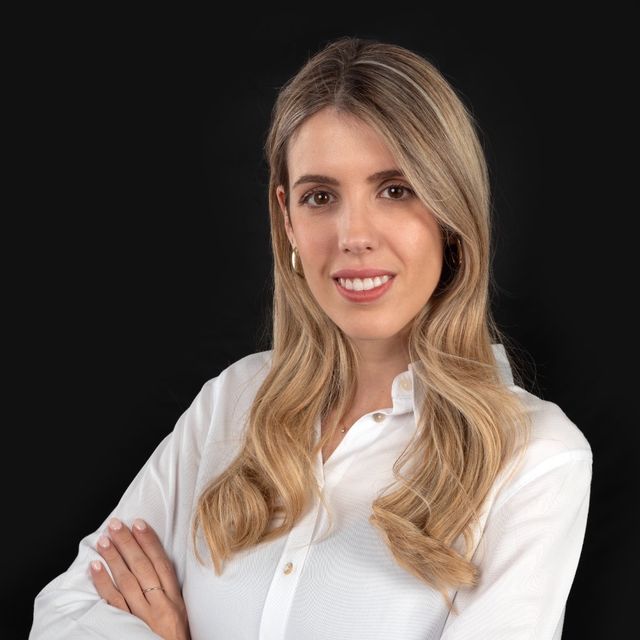 Coral Abad Navarro, Médico estético Reus