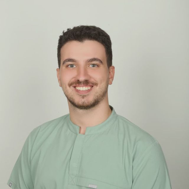 Mustafa Edip Başdemir, Diş Hekimi İstanbul