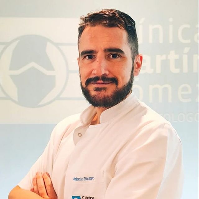 Antonio Bravo Pérez, Traumatólogo Granada
