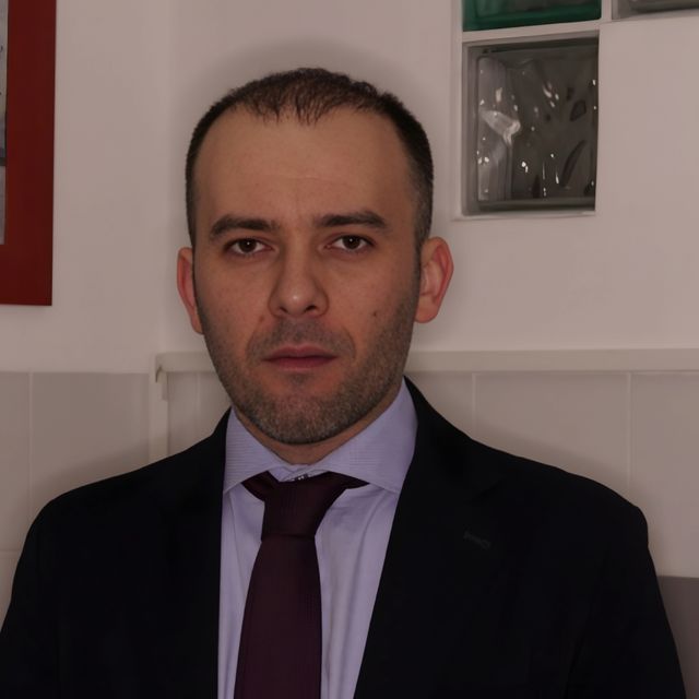 Andrea Triestino, chirurgo plastico Roma