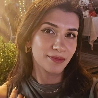 Seher Tulan, Diş Hekimi İzmir