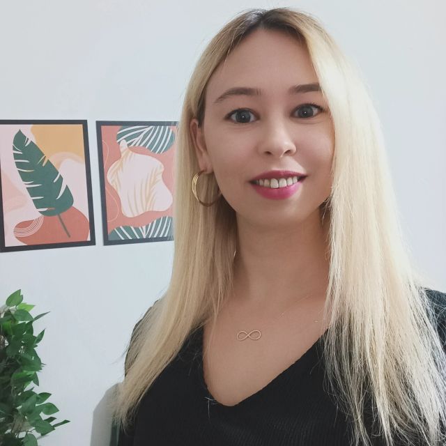 Fatma Caner, Psikoloji İzmir