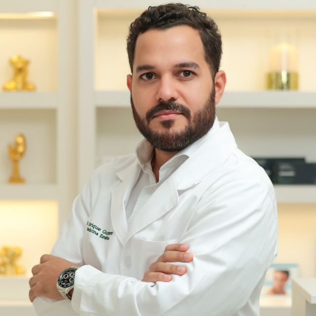 Enrique Alejandro Gutierrez Reyes, Médico estético Alicante