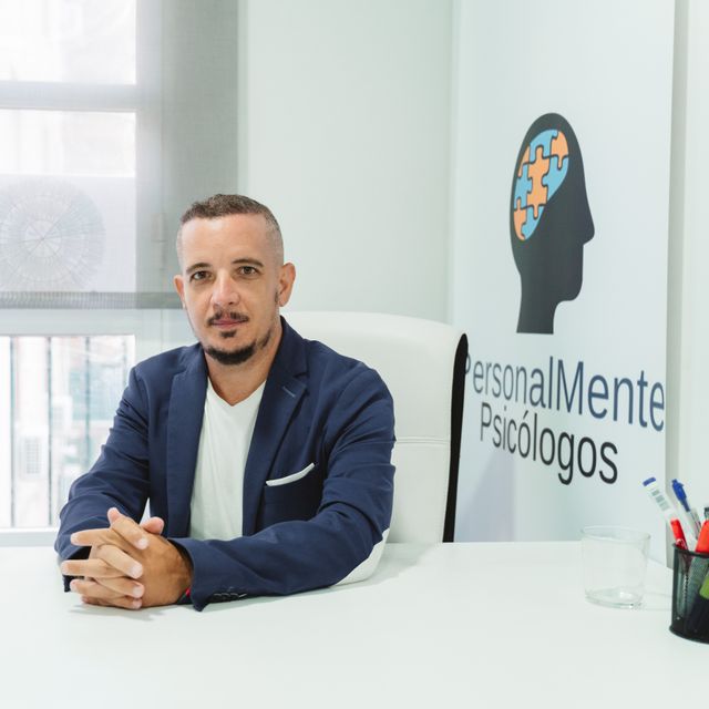 Mario Olea Caparros, Psicólogo Fuengirola