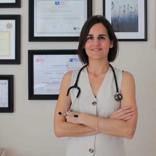 Acercar imagen: Patricia Vázquez Rodríguez, Acupuntor Derio