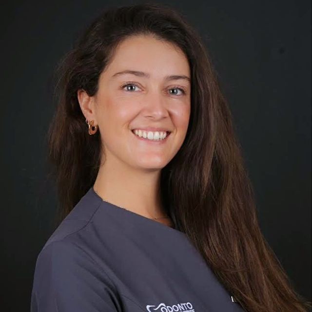 Ana María Catalán De La Puente, Dentista Playa de las Americas