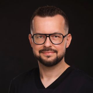 Powiększ obraz: Mateusz Nowicki, chirurg stomatologiczny Gdańsk