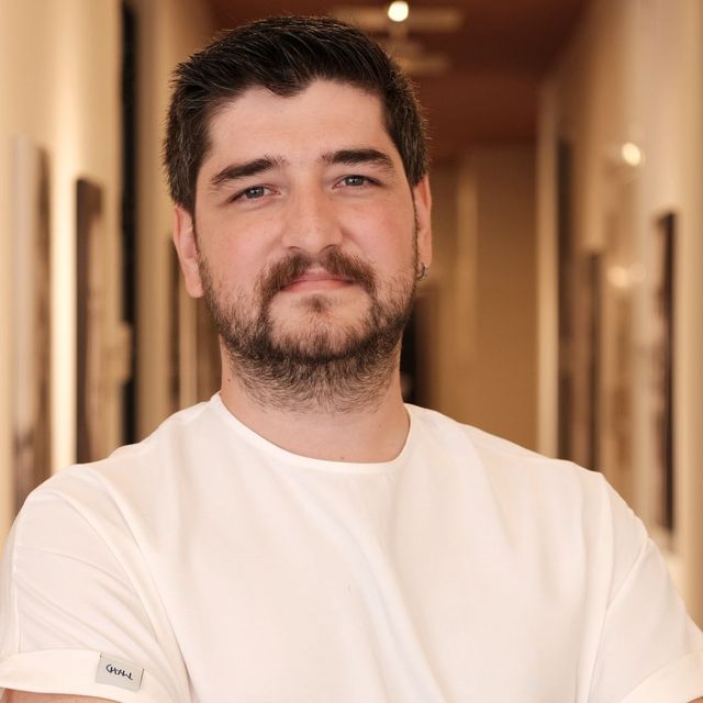 Berkay Göler, Periodontoloji İzmir