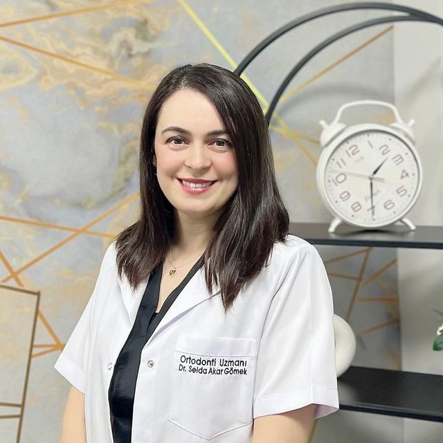 Selda Akar Gömek