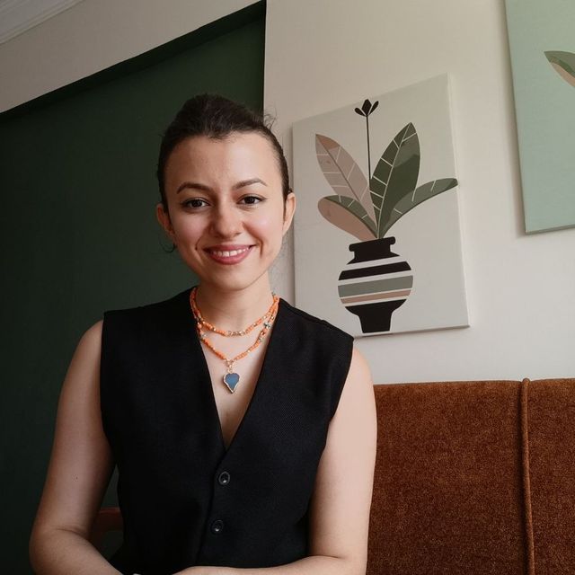 Ayşe İdil Burgaz, Psikoloji Muğla