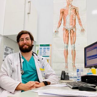 Acercar imagen: Alfredo Moreno Latorre, Médico estético Murcia