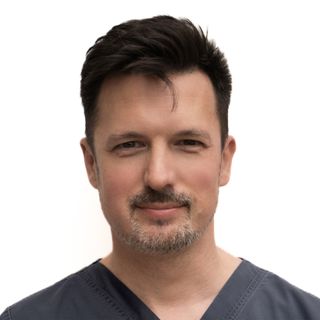 Powiększ obraz: Paweł Rogoza, chirurg Gdańsk