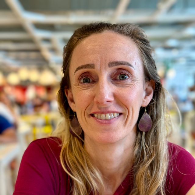 Elena Barzana Gonzalez, Fisioterapeuta Oviedo