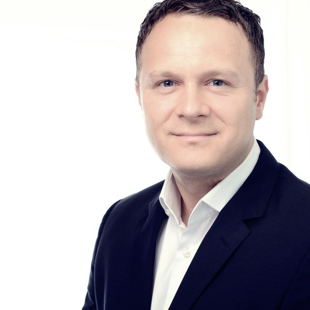 Adam Trojan, Plastischer & Ästhetischer Chirurg Hamburg