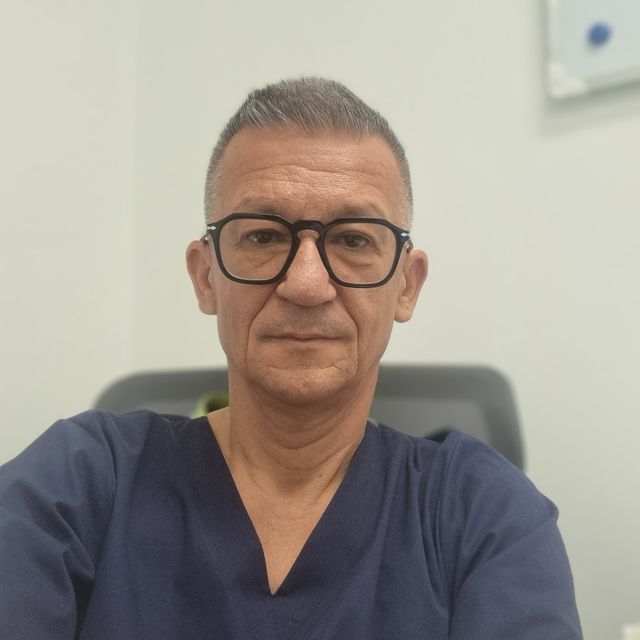 Mikis Eustathiou, pediatra Turek