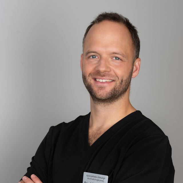 Paweł Koenigsberg, chirurg stomatologiczny Opole