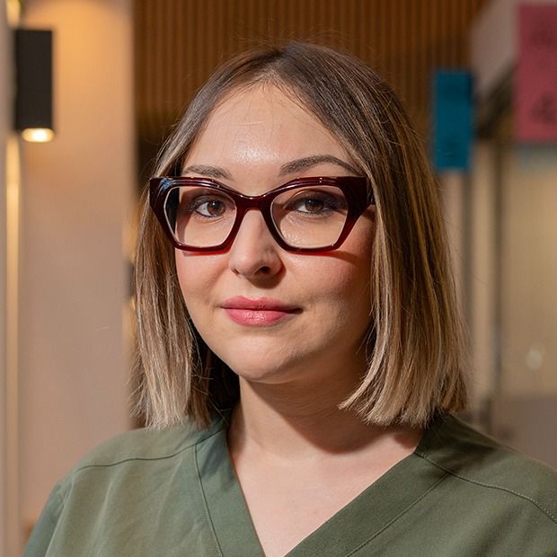 Andra Viscreanu, Dentista Zaragoza