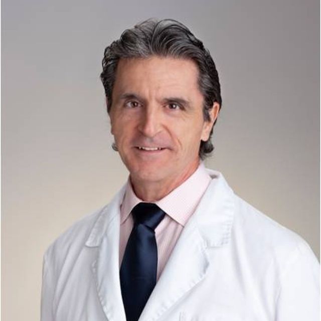 Angel Silvan Gonzalez De Rivera, Cirujano oral y maxilofacial Burgos