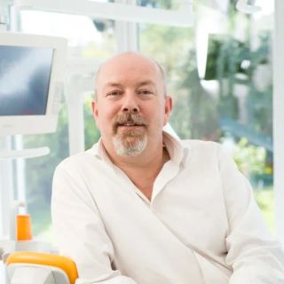 Bild vergrößern: Markus Buchmaier, Zahnarzt München