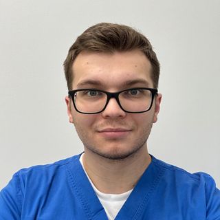 Powiększ obraz: Jakub Bukowski, stomatolog Kraków