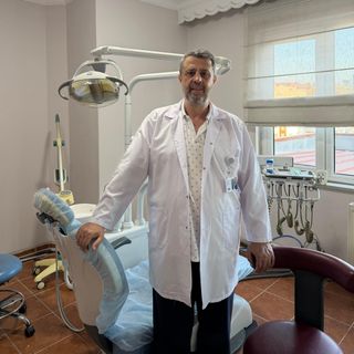 Ayhan Torun, Diş Hekimi İstanbul