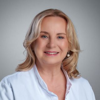 Powiększ obraz: Marzena Lorkowska-Precht, lekarz wykonujący zabiegi medycyny estetycznej Warszawa