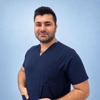 Emin Akdağcık, Diş Hekimi Mersin