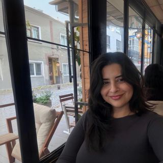 Sanem Dinibütün, Diş Hekimi Adana