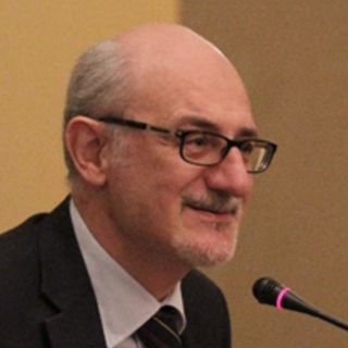 Ingrandire l'immagine: Stefano Stisi, reumatologo Roma