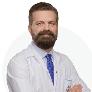 Tuğrul Akın, Göz Hastalıkları Kadıköy