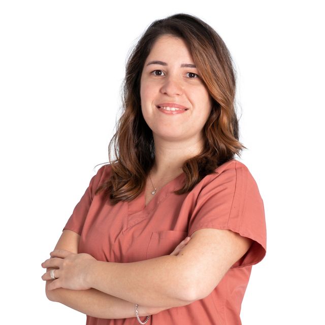 Oya Vezirköprü Şiren, Diş Hekimi Karabağlar