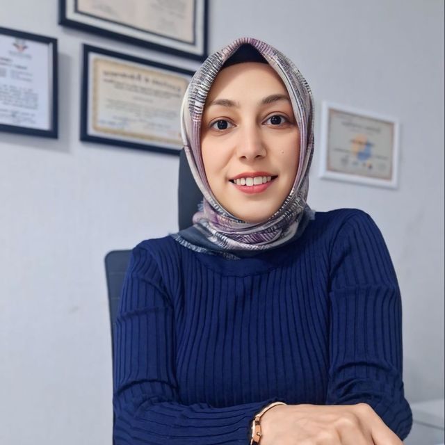 Zehra Çelik, Psikoloji İstanbul