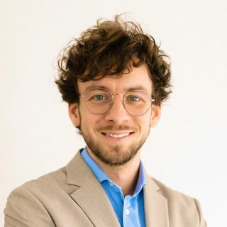 Acercar imagen: Marc Miralles Escudero, Cirujano plástico Barcelona