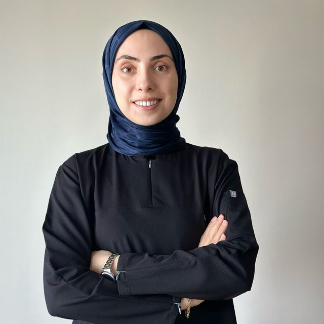 Miraç Doğan Evcin, Diş Hekimi İzmit